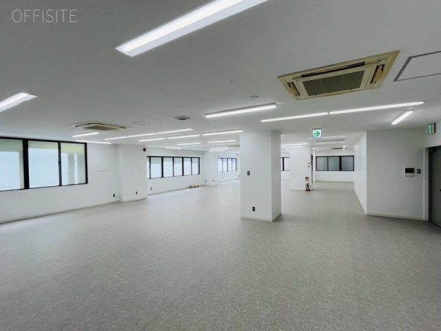 コアロード西新宿 1階 91.40坪　内装
