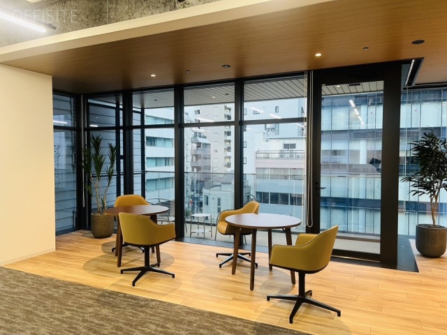 owns八丁堀4F セットアップ区画(別角度)