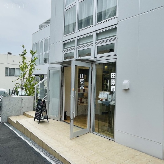 フィル・パーク表参道テラスビル 1階【B】 10.28坪　1階店舗