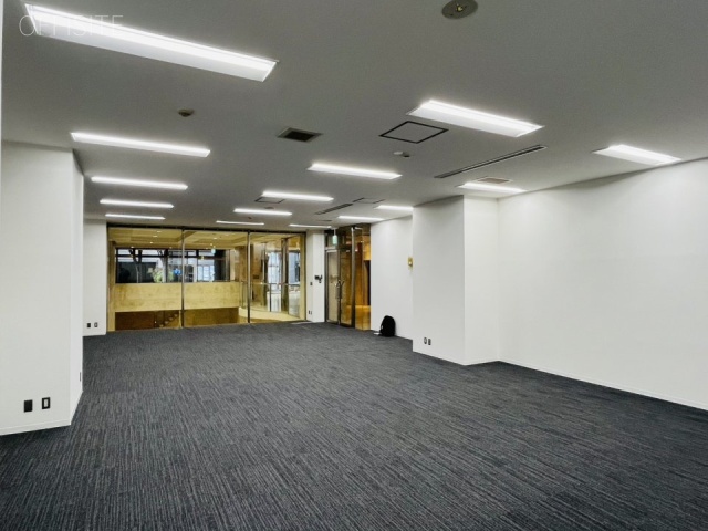 クレシェンドビル1F 内装