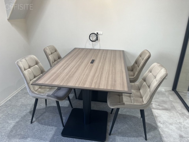 NOVEL WORK Otsuka7F 内装