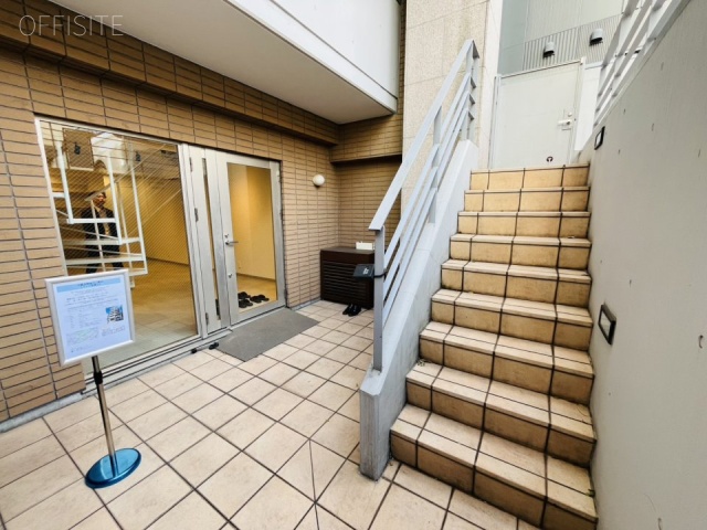 ランド南青山B1F～1F 玄関