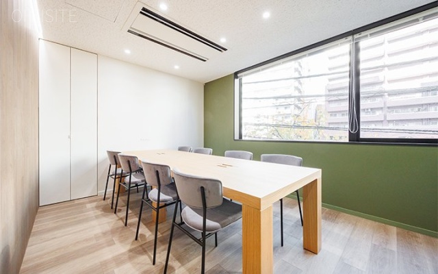 THE CROSS GOTANDA2F 内装