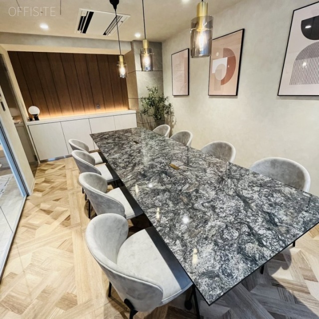 @WORK SHINJUKUGYOEN4F 内装