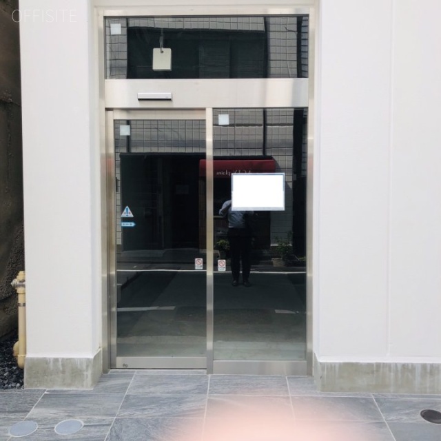 銀座3丁目貸店舗1F~3F 1階 貸室入口