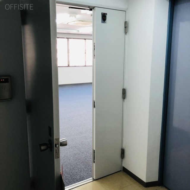 アチェロビル 3階 23.00坪　3階 貸室入口