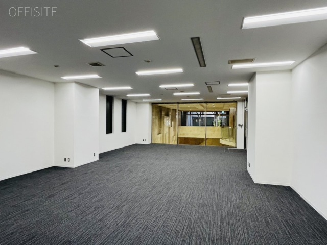 クレシェンドビル1F 内装