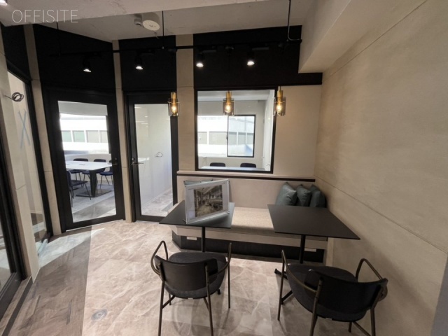 NOVEL WORK Otsuka6F 内装