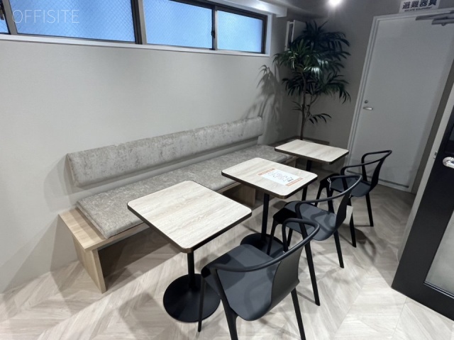 AZ Ginza East2F 内装